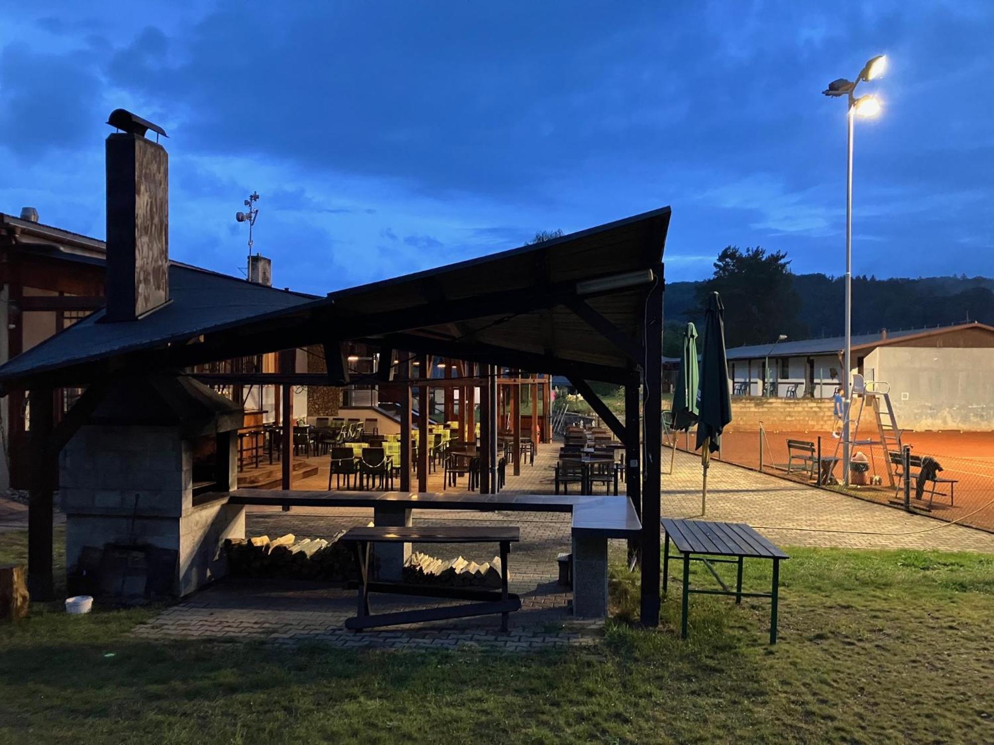 Raj Sportovni A Rekreacni Resort Branzez Knezmost Exterior photo