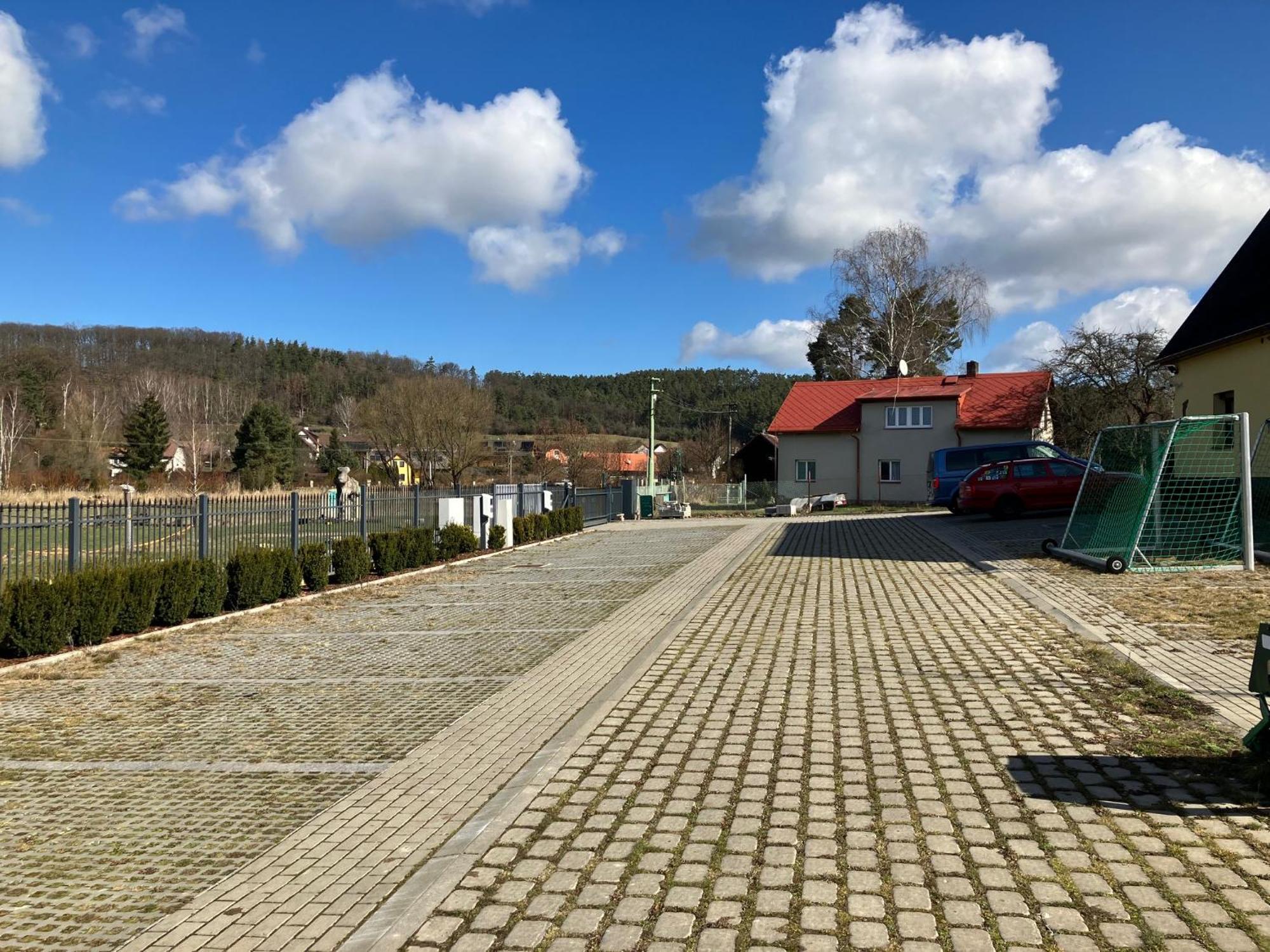 Raj Sportovni A Rekreacni Resort Branzez Knezmost Exterior photo